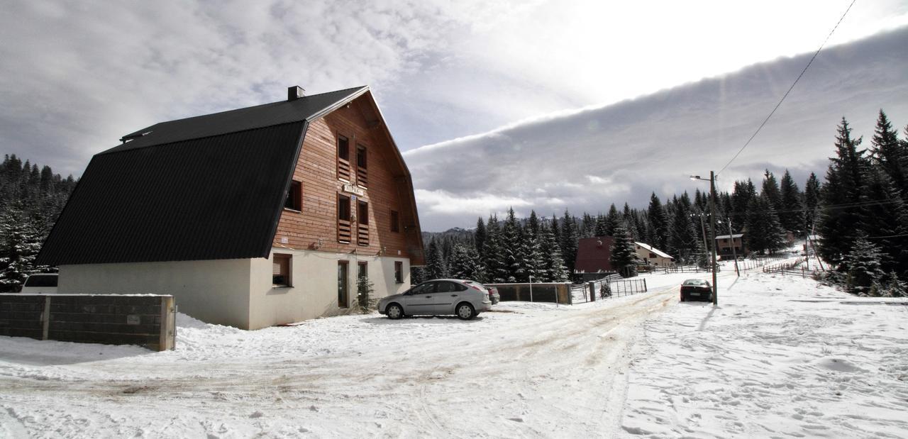 Guest House Alpha Ski Camp Яхорина Екстер'єр фото